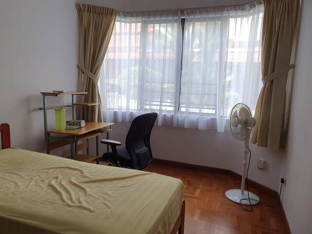 Brand Newly Renovated Spacious Common Room for Rent in 3-Storey Landed House at Marsiling/Woodlands!