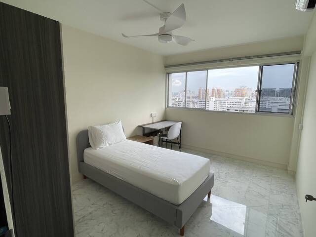 Whole house Newly Renovated! 1 spacious room HDB for rent in Paya Lebar/Aljunied/Macpherson area