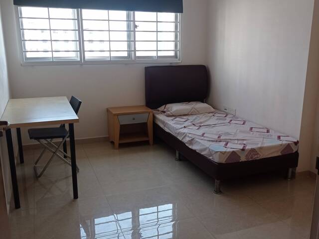 Room Rent at teban Gdn rd near jurong east mrt mrt