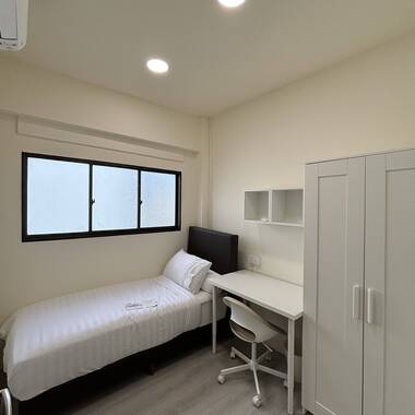 Cozy Room Near CBD, SMU, Raffles Hospital, Aperion | EW11, DT22, DT23, NE8 w/in 11 min walk