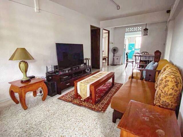 Rustic 3 Room Corner Unit for Rent