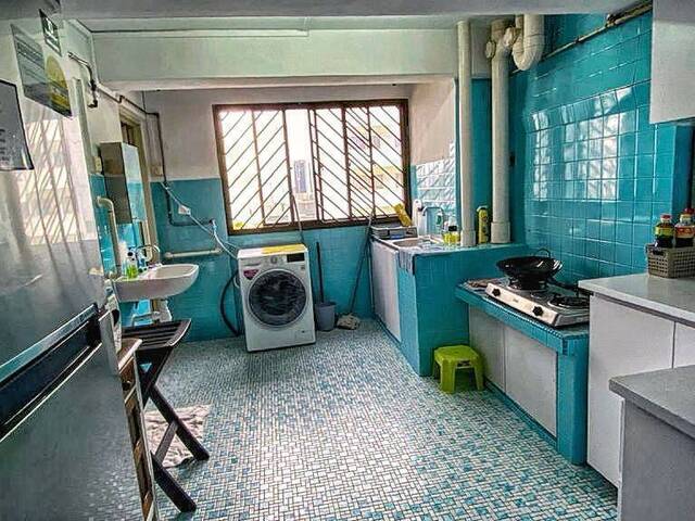 Rustic 3 Room Corner Unit for Rent