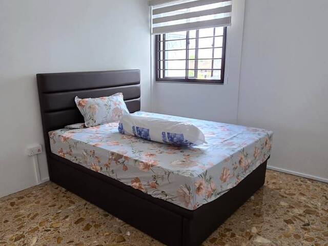Blk 703 Yishun Ave 5 Common Room for rent