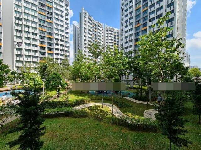Blk 22 Queen's Close - $1000 for 1 lady (aircon + wifi)