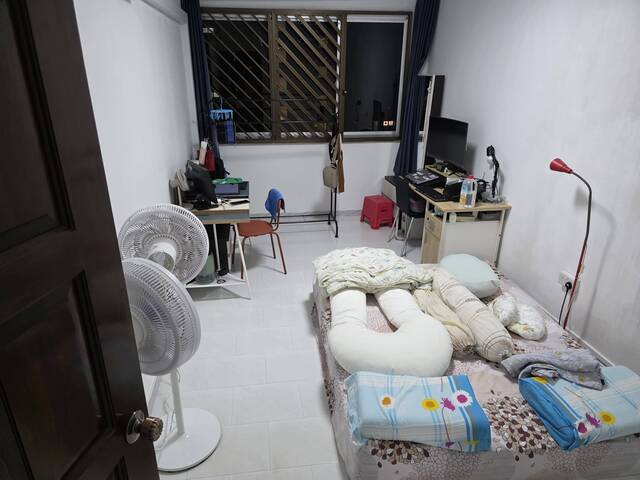 Cozy Common Room @ Simei (HDB) SGD1200 move in 1st Sept