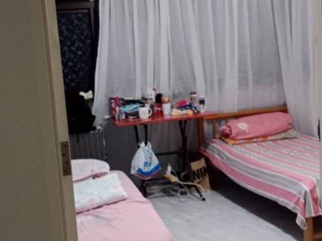 蔡厝港主人房(新冷气)要招一个女生搭房$580包水电网冷气可煮(两女一房)