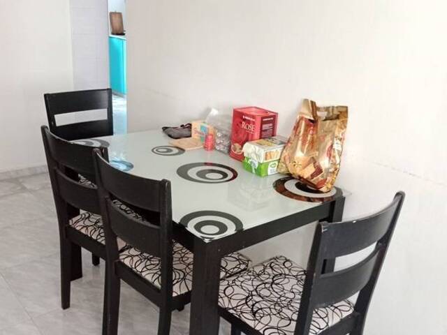 蔡厝港主人房(新冷气)要招一个女生搭房$580包水电网冷气可煮(两女一房)