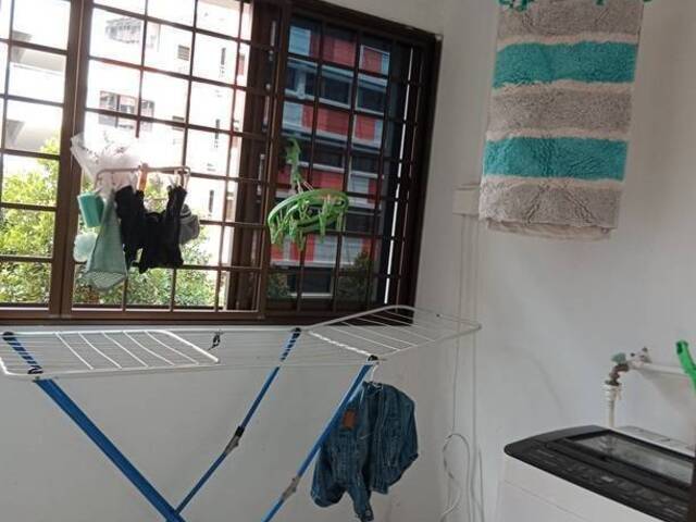 蔡厝港主人房(新冷气)要招一个女生搭房$580包水电网冷气可煮(两女一房)