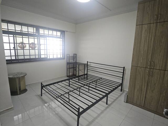 Common room for rent at Block 481, Sembawang Drive