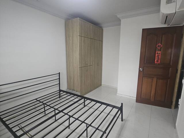 Common room for rent at Block 481, Sembawang Drive