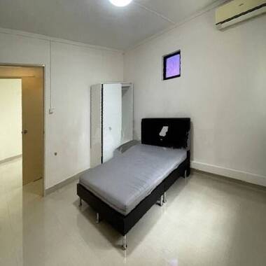 5I HDB NEWLY RENOVATED CORNER APARTMENT FOR RENT