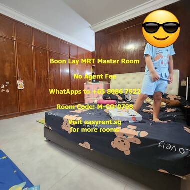 Boon Lay MRT Master Room