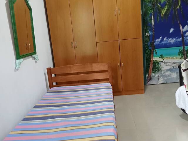 Common Room Jurong West / Single Male