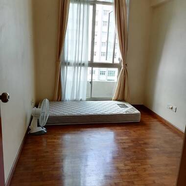 Yishun Condo common room to rent