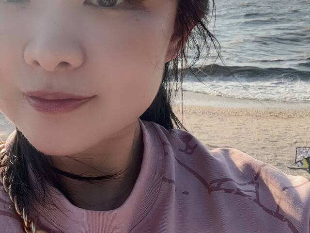 Ivy is looking for a room in CBD