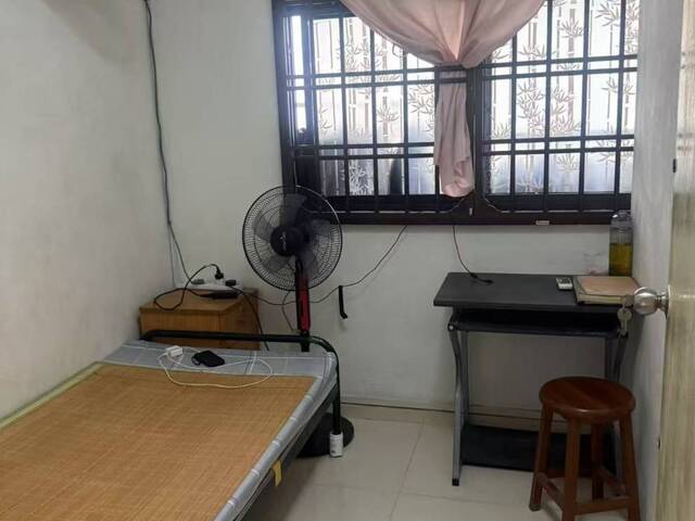 Small Room @ Jurong West For Rent