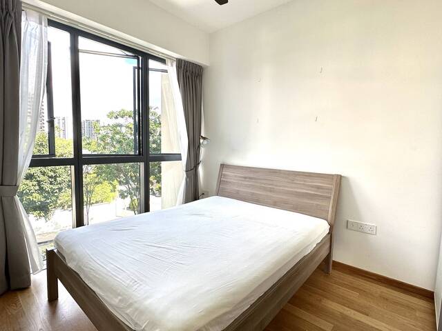 Master Room for Rent – 5 mins to MRT 🚇 (Circle Line)