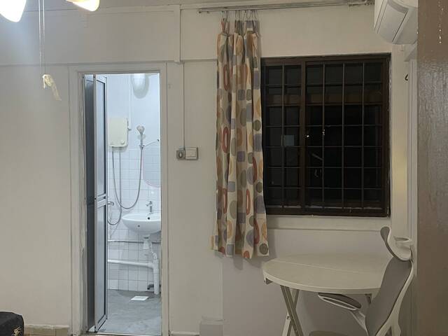 Master room for rent in Yishun ( KTPH/blk657)