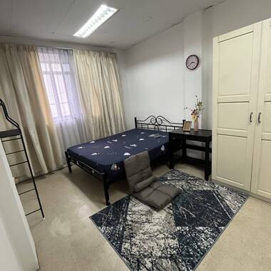 275 Beach Rd, Walk up, Huge Fully Furnished Studio Room for Rent