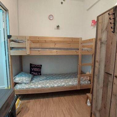 Quiet & Peaceful Room for Female (s)