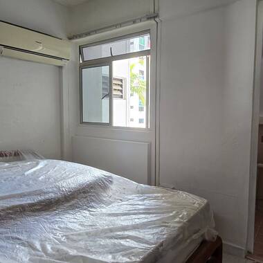 CHEAP! (2+1)  Blk 702 Yishun Ave 5 - Yishun MRT! North Point, Chong Pang Market; Partial Furnished