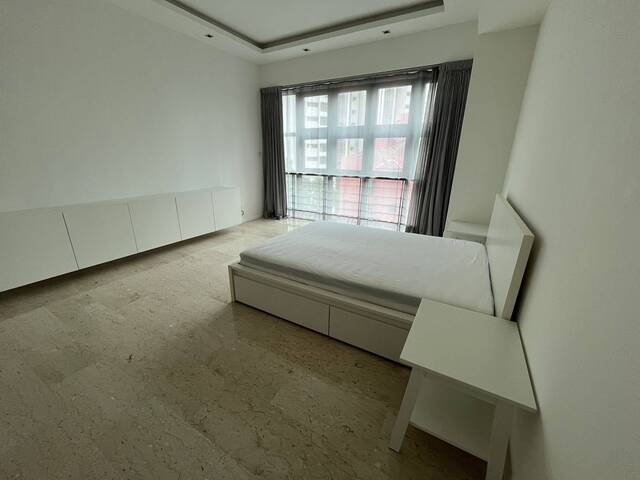 Spacious and chic studio unit in Orchard / River Valley