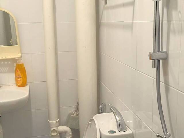 Common room at blk 406 Tampines Street 41. Own bathroom.NO AGENT FEE