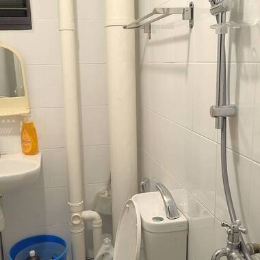 Common room at blk 406 Tampines Street 41. Own bathroom.NO AGENT FEE