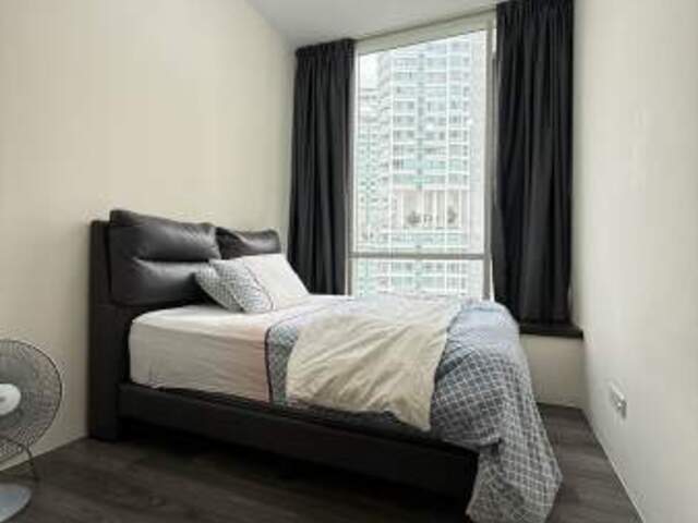 Near Great World City MRT! Common room at The Cosmopolitan for rent! Aircon wifi!