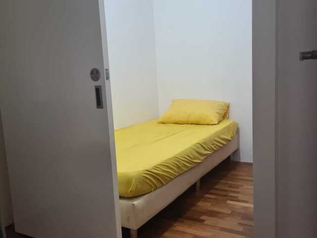 9 A small Air-con Room without window for Male tenant only , 3 mins walk to Braddell mrt stn .