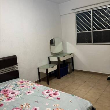 Near Yishun MRT! Common room at 204 yishun street 21 for rent! Wifi available!