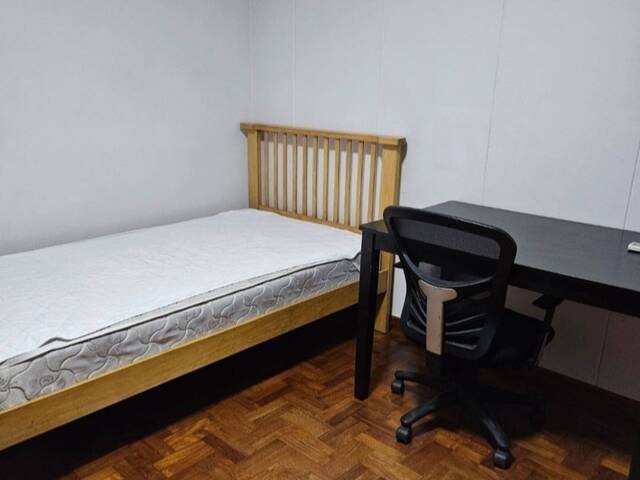Share Room @ 839 Jurong West St 81