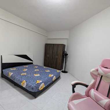 Yishun Common Room for rent