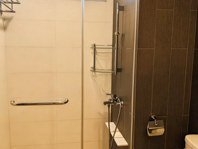 4 bedroom+ 1 store rm@Tampines mrt*Pool*Gym