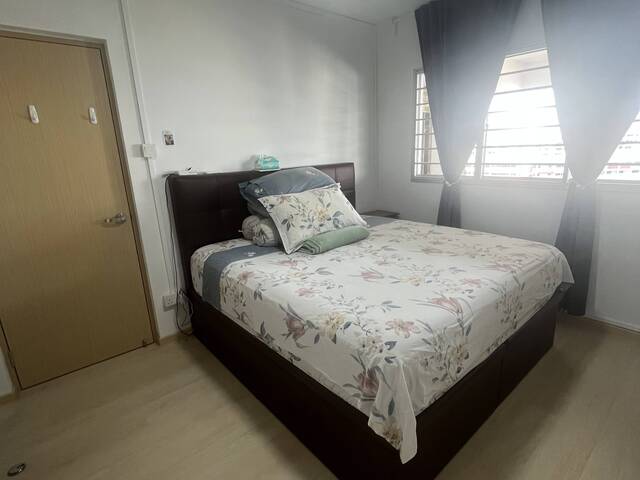 🏠 Common Room with Private Bathroom (High Floor, Windy & Well-Connected)