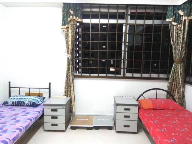 Twin Room Rent to 1 more Male in Taman Jurong
