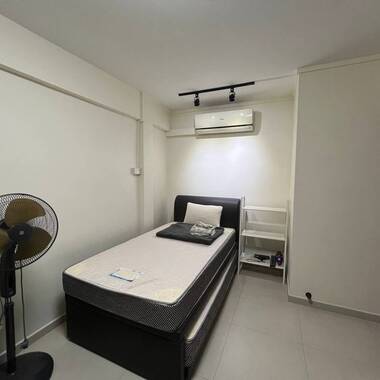 Spacious room for rent - SHARING UNIT