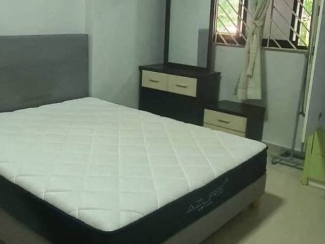 Common room at 309 shunfu road for rent! Aircon wifi! Cooking allowed!