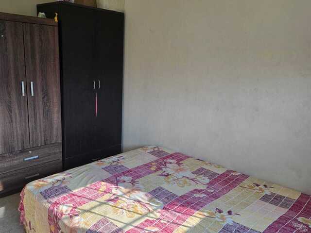 Common room for rent near admirality