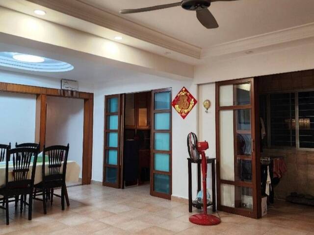 Share room for Female only (2 pax in 1 room) at 547 Serangoon North Ave 3