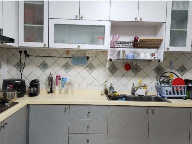 Share room for Female only (2 pax in 1 room) at 547 Serangoon North Ave 3