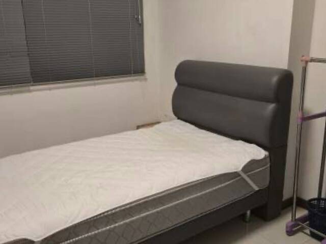 Common room at 671a yishun avenue 4 for rent! Aircon wifi!