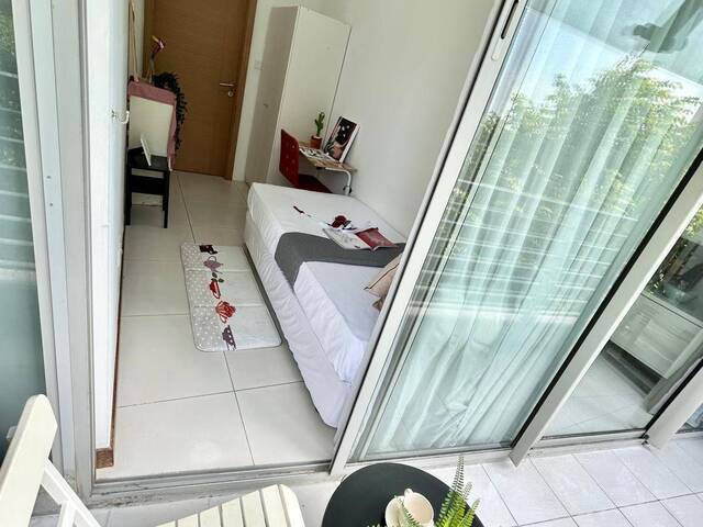 Condo Room With Outdoor Balcony - MBFC/Asia Square/Marina One/MBS