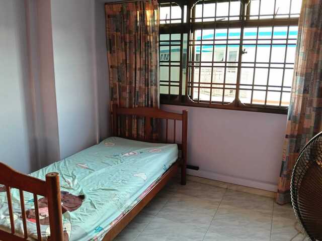 Blk 317 Sembawang - $600 for 1 lady (WiFi) corner unit