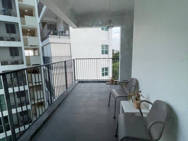 Condo Master Bedroom & Common Room Available