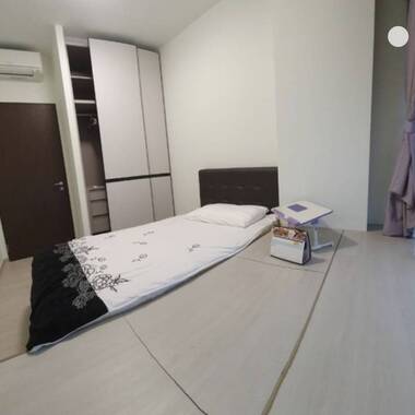 Female environment, Common rm with Nice Pool View at D'Nest, 7mins walk Mrt, Female environment