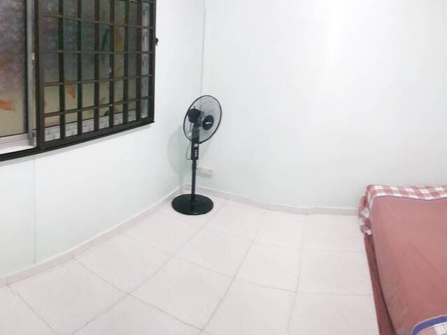 Female room - Blk 662 yishun ave 4