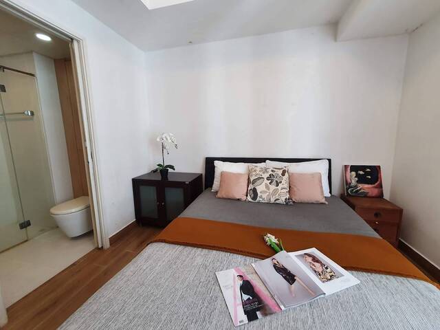 En-Suite Jr Master Room , Raffles Place MRT - CBD