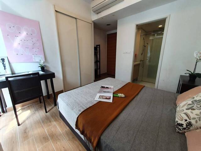 En-Suite Jr Master Room , Raffles Place MRT - CBD