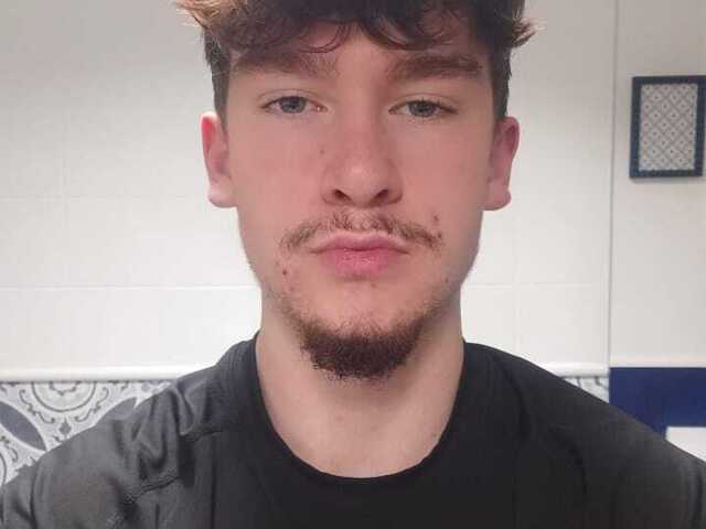 Corbin Carthy is looking for a room in Tampines